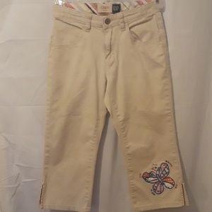 Girls...Gap capri stretch pants